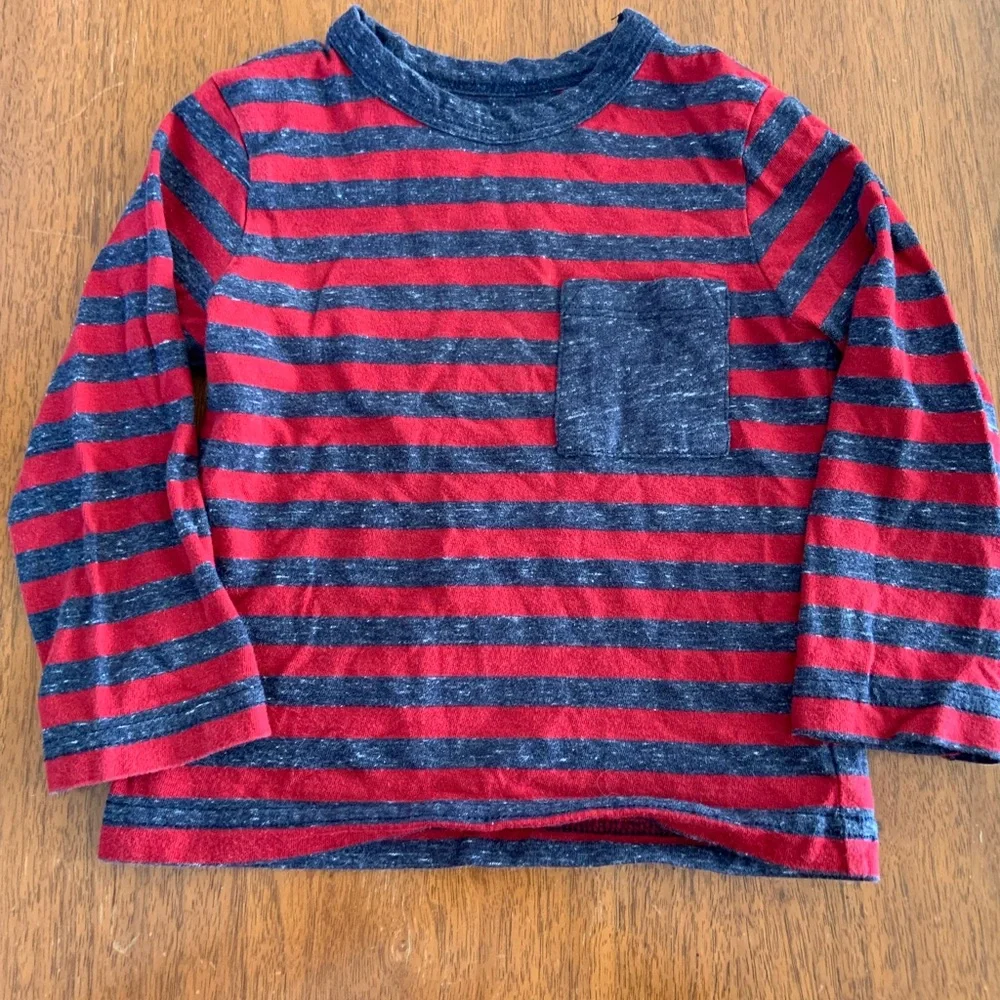 🍓3/$10 The Children's Place Red and Blue Long Sleeve Tee size 12-18m - Picture 2 of 4